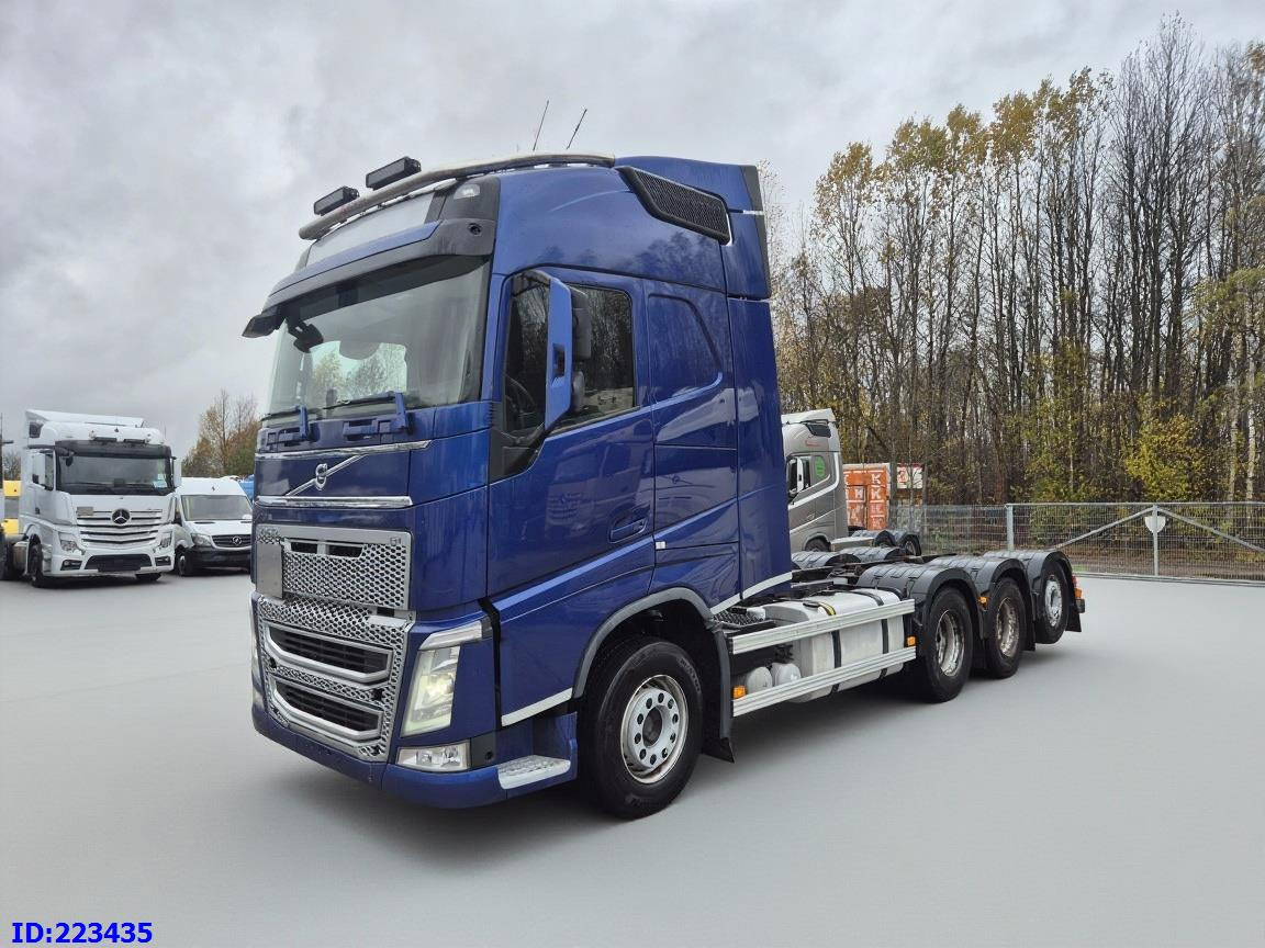 VOLVO FH13 540HP 8x4 (steering axle) - Šasija kravas automašīna: foto 1 VOLVO FH13 540HP 8x4 (steering axle) - Šasija kravas automašīna: foto 1
