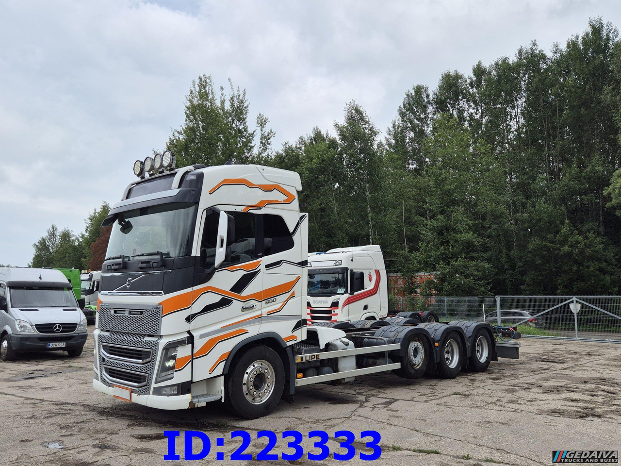 VOLVO FH16 650HP 8X4 (Steering axle) - Šasija kravas automašīna: foto 1 VOLVO FH16 650HP 8X4 (Steering axle) - Šasija kravas automašīna: foto 1