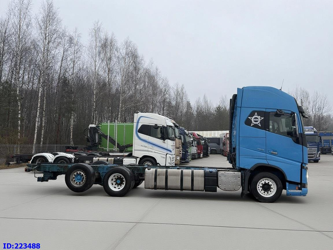 VOLVO FH16 750HP 6x2 - Šasija kravas automašīna: foto 5 VOLVO FH16 750HP 6x2 - Šasija kravas automašīna: foto 5