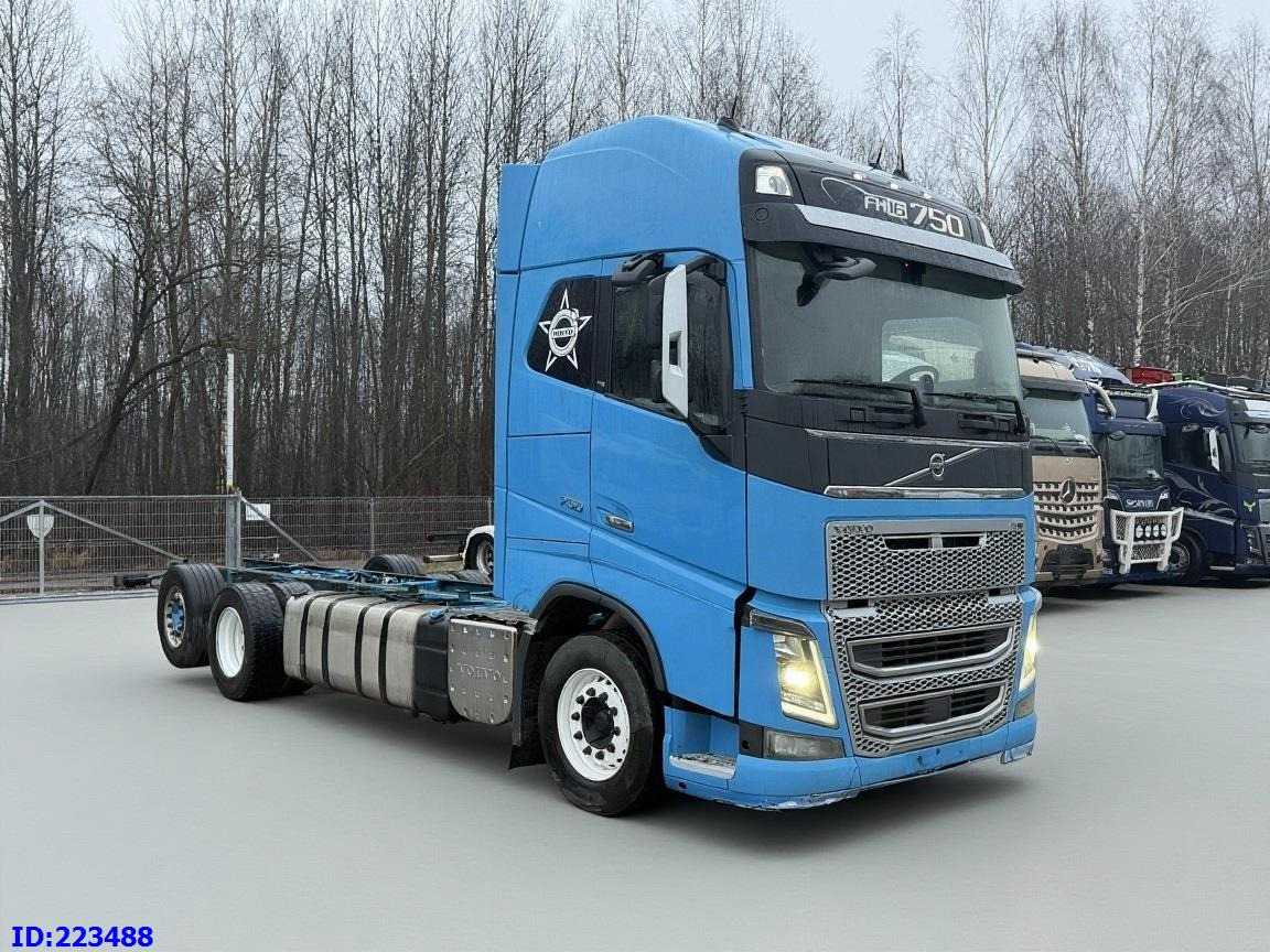 VOLVO FH16 750HP 6x2 - Šasija kravas automašīna: foto 4 VOLVO FH16 750HP 6x2 - Šasija kravas automašīna: foto 4