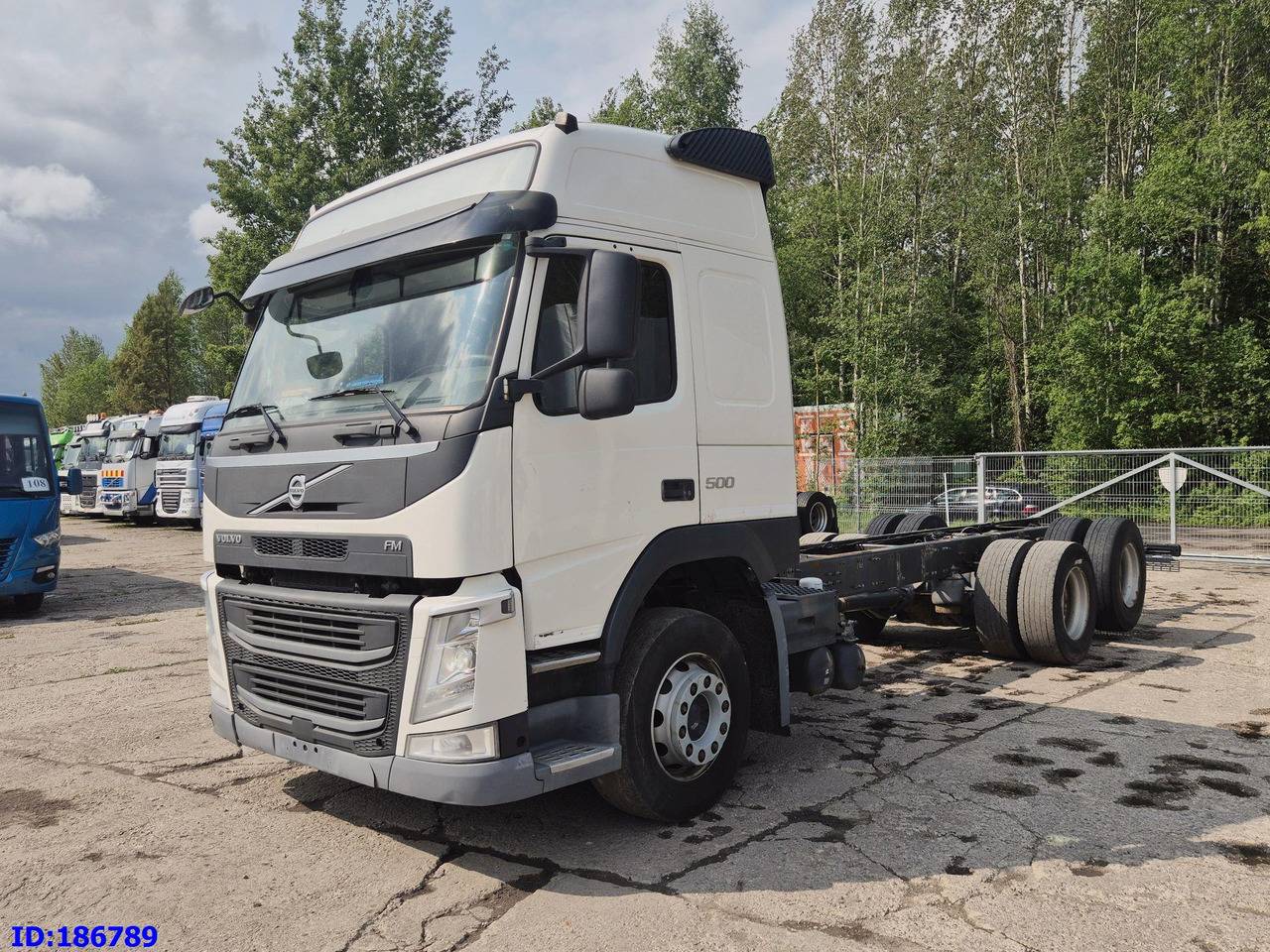 VOLVO FM13 500HP 6x2 - Šasija kravas automašīna: foto 1 VOLVO FM13 500HP 6x2 - Šasija kravas automašīna: foto 1