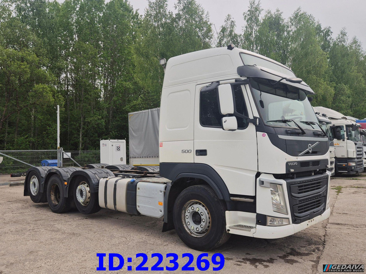 VOLVO FM13 500HP 8x2 (2 steering axels) - Šasija kravas automašīna: foto 4 VOLVO FM13 500HP 8x2 (2 steering axels) - Šasija kravas automašīna: foto 4