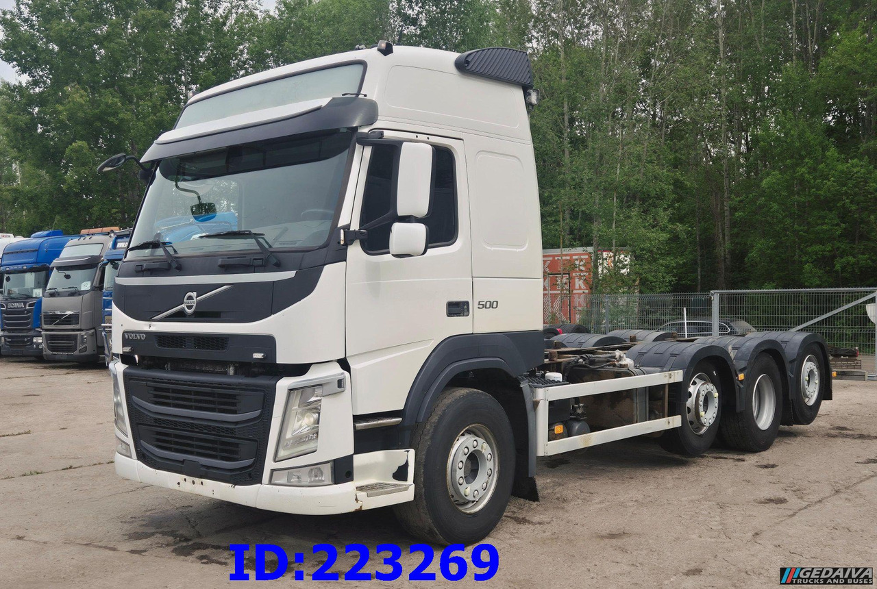 VOLVO FM13 500HP 8x2 (2 steering axels) - Šasija kravas automašīna: foto 1 VOLVO FM13 500HP 8x2 (2 steering axels) - Šasija kravas automašīna: foto 1