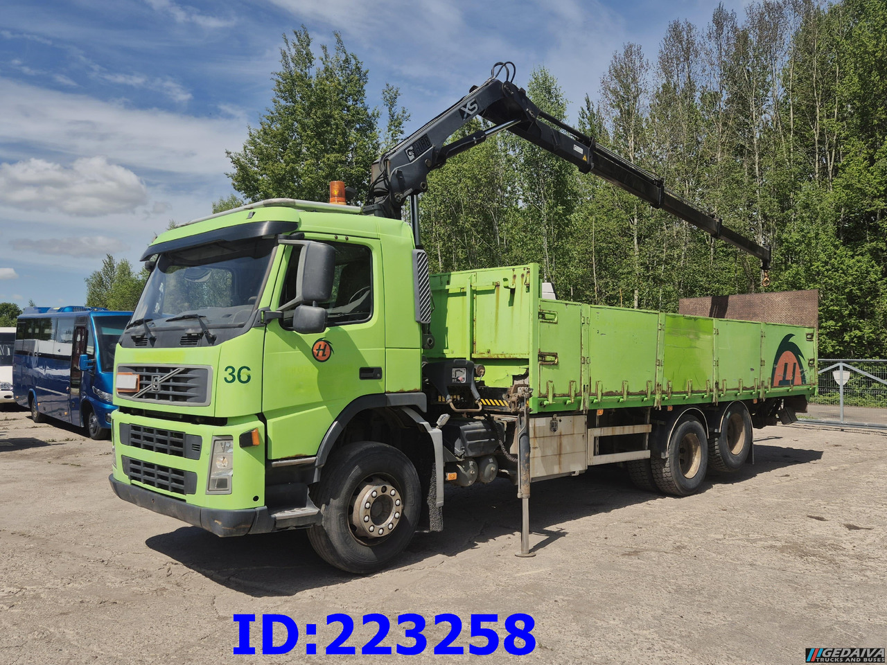 VOLVO FM9 300HP 6x2 + HIAB 144B -3 CL - Bortu kravas automašīna/ Platforma: foto 1 VOLVO FM9 300HP 6x2 + HIAB 144B -3 CL - Bortu kravas automašīna/ Platforma: foto 1