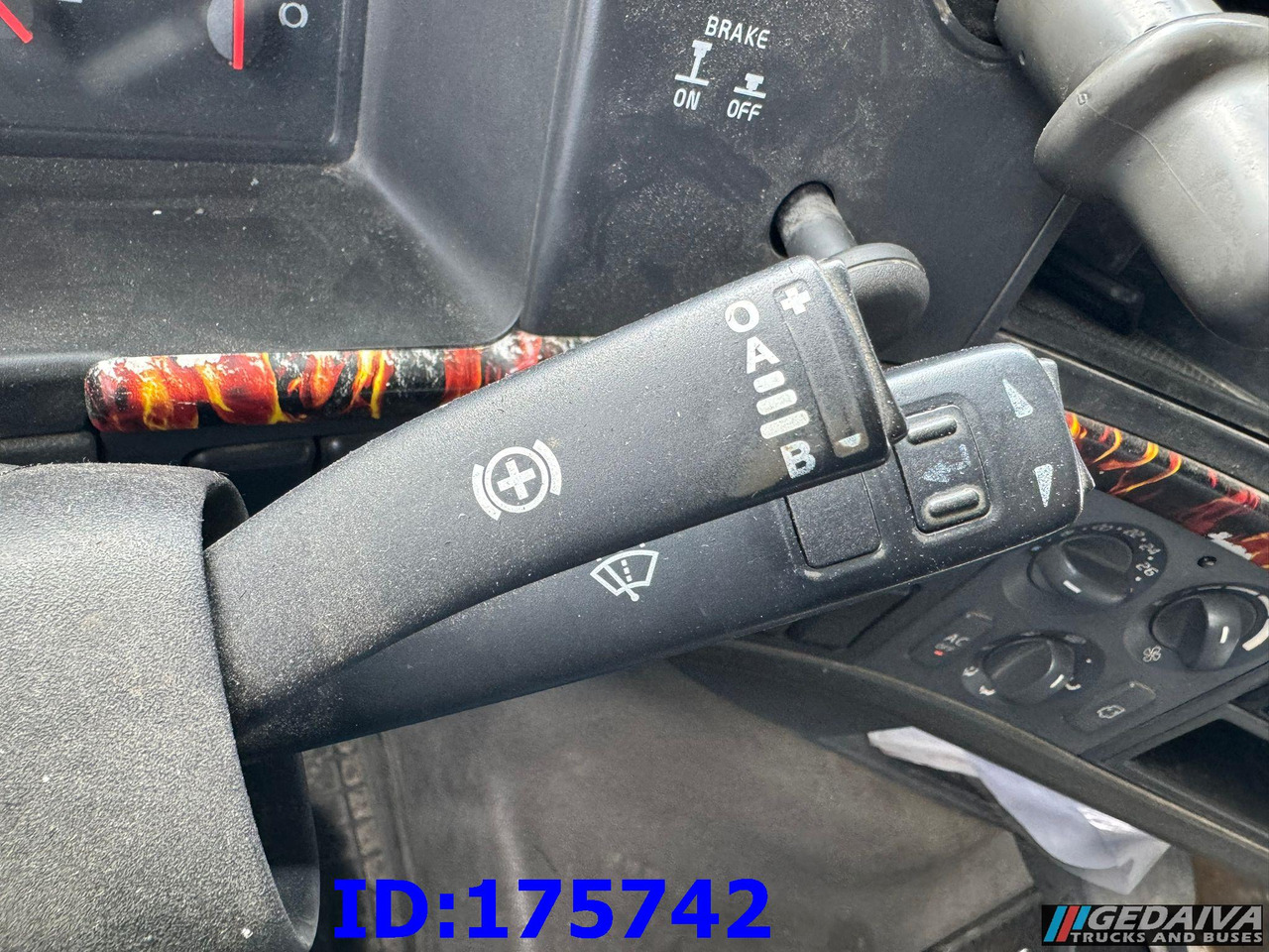Vilcējs VOLVO FH16  660HP  8x4: foto 12
