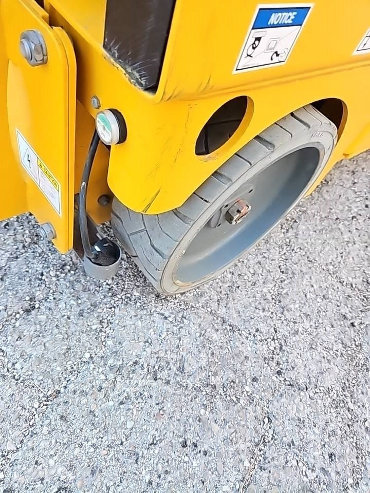 Šķērveida pacēlājs Haulotte Compact 10 N: foto 13