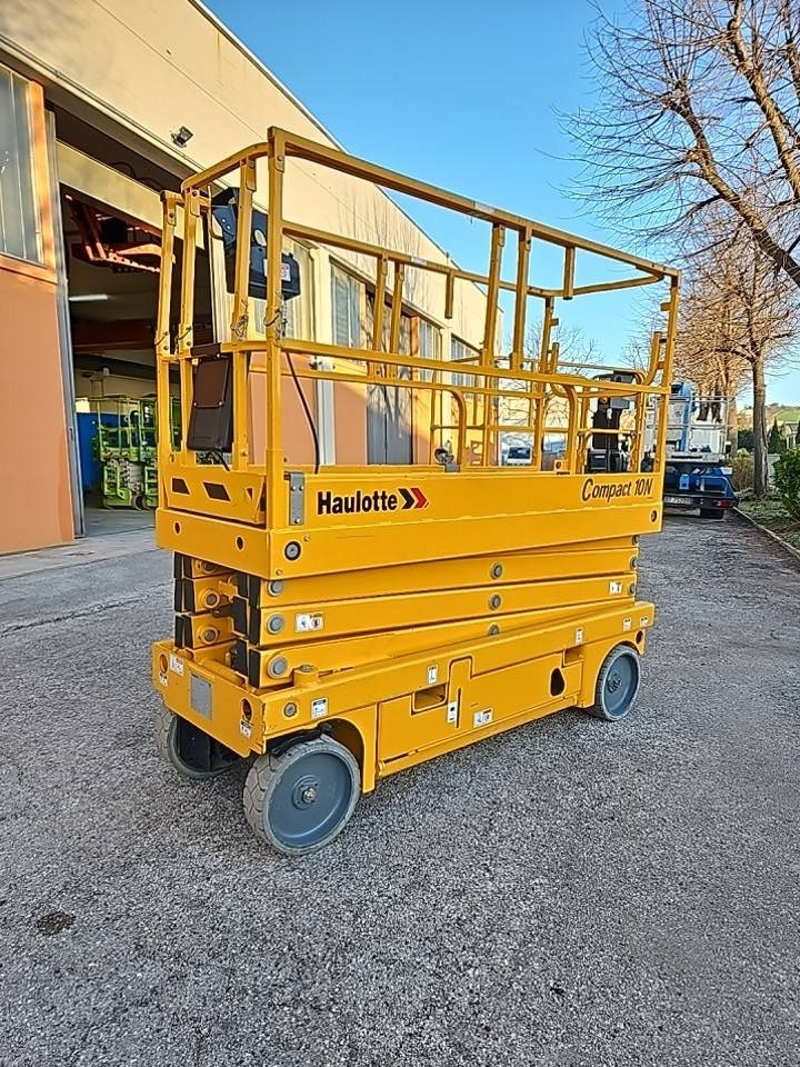 Šķērveida pacēlājs Haulotte Compact 10 N: foto 9