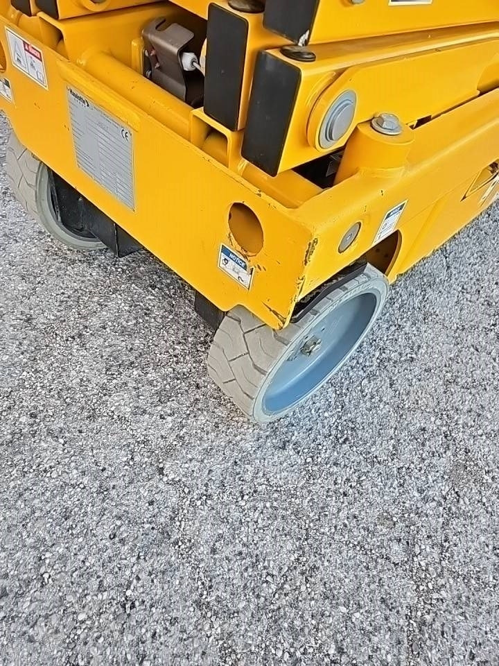 Šķērveida pacēlājs Haulotte Compact 10 N: foto 12