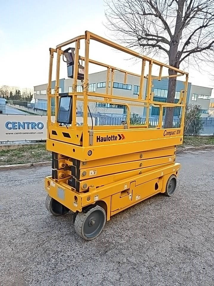 Šķērveida pacēlājs Haulotte Compact 10 N: foto 10