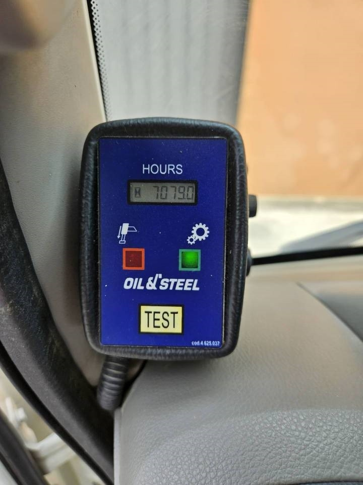 Oil & Steel Snake 21.12 - Autopacēlājs: foto 3 Oil & Steel Snake 21.12 - Autopacēlājs: foto 3