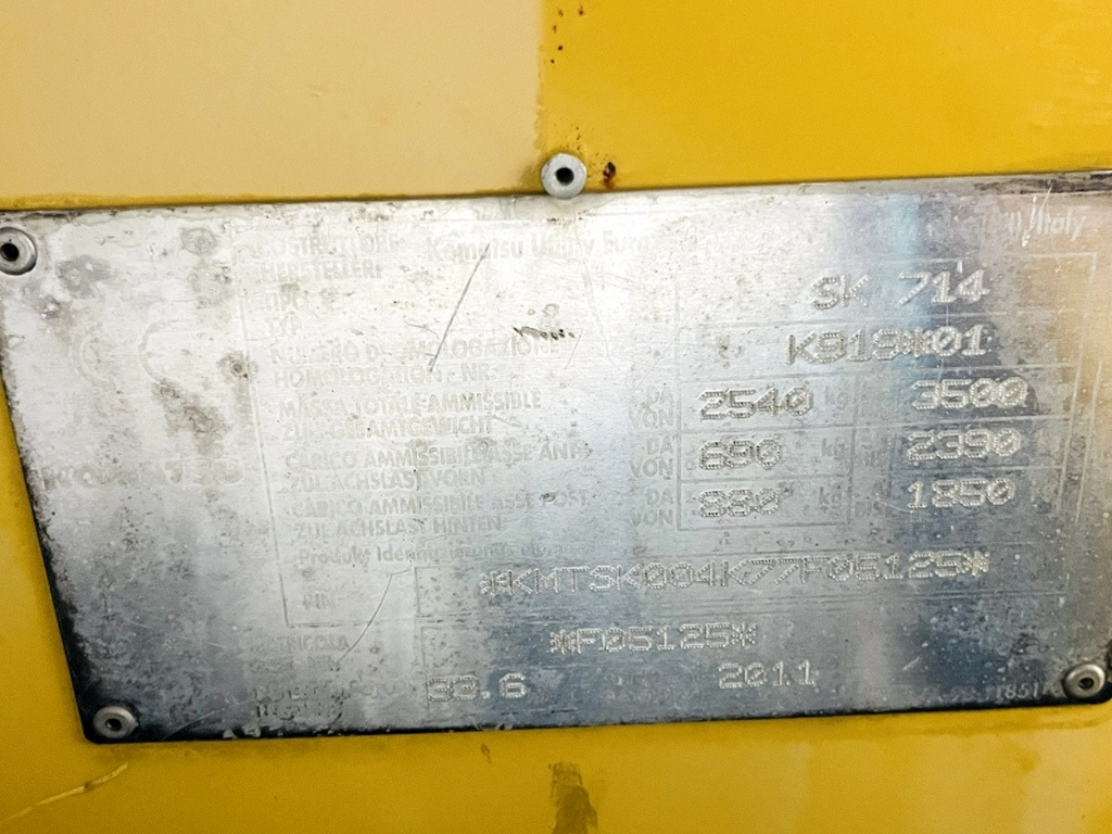 Komatsu SK714 (3906) - Kompaktiekrāvējs: foto 3 Komatsu SK714 (3906) - Kompaktiekrāvējs: foto 3