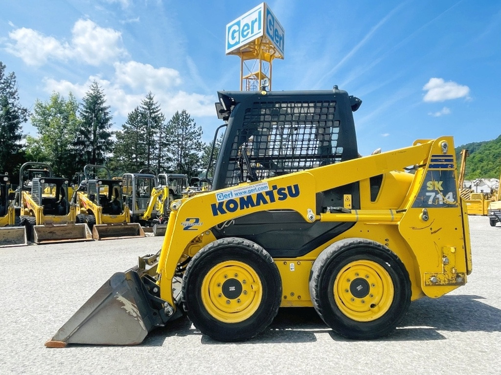 Komatsu SK714 (4012) - Kompaktiekrāvējs: foto 1 Komatsu SK714 (4012) - Kompaktiekrāvējs: foto 1