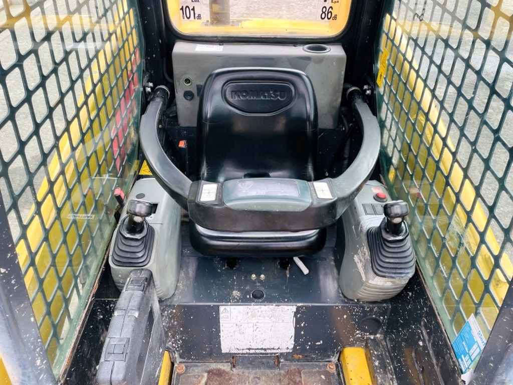 Komatsu SK714-5 (3948) - Kompaktiekrāvējs: foto 5 Komatsu SK714-5 (3948) - Kompaktiekrāvējs: foto 5