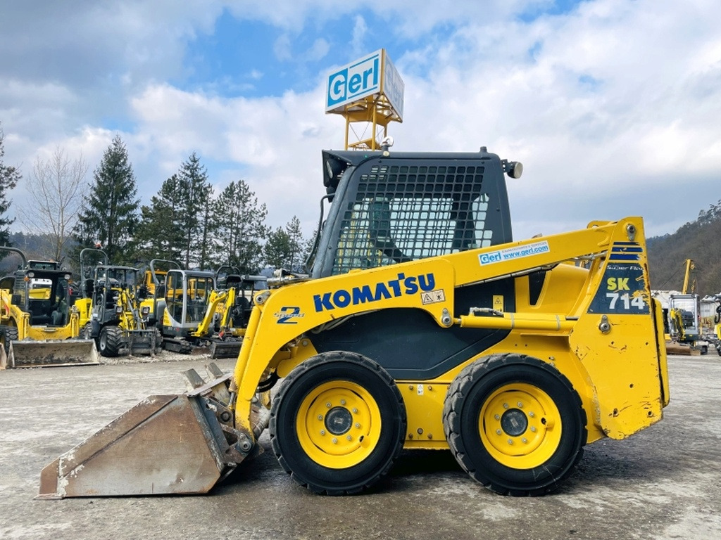 Komatsu SK714-5 (3948) - Kompaktiekrāvējs: foto 1 Komatsu SK714-5 (3948) - Kompaktiekrāvējs: foto 1
