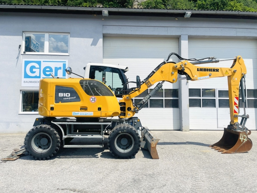 Liebherr A910 Compact (4025) - Riteņu ekskavators: foto 2 Liebherr A910 Compact (4025) - Riteņu ekskavators: foto 2