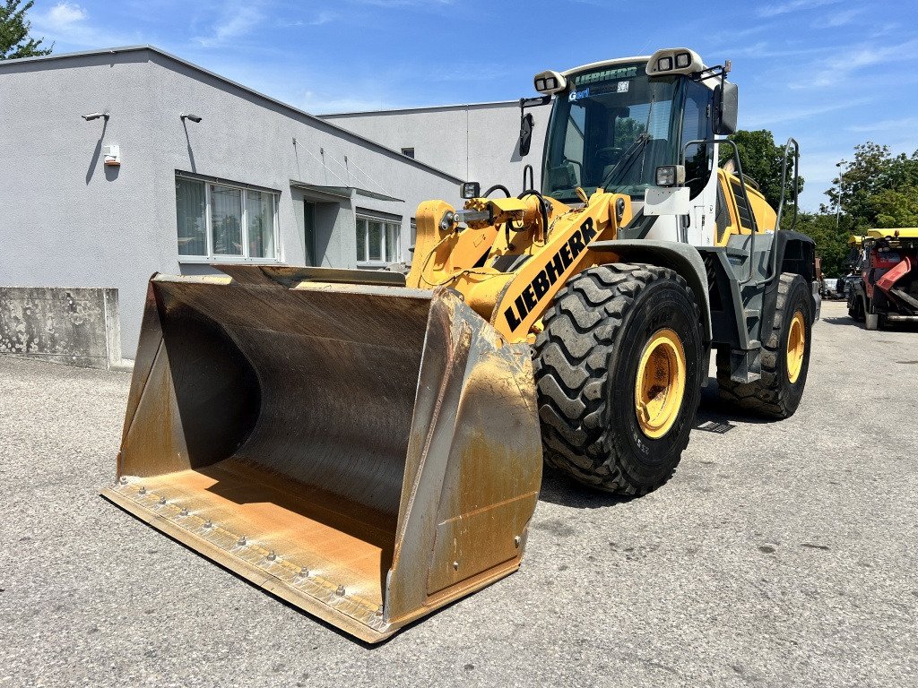 Liebherr L 550 (111617) - Riteņu iekrāvējs: foto 3 Liebherr L 550 (111617) - Riteņu iekrāvējs: foto 3