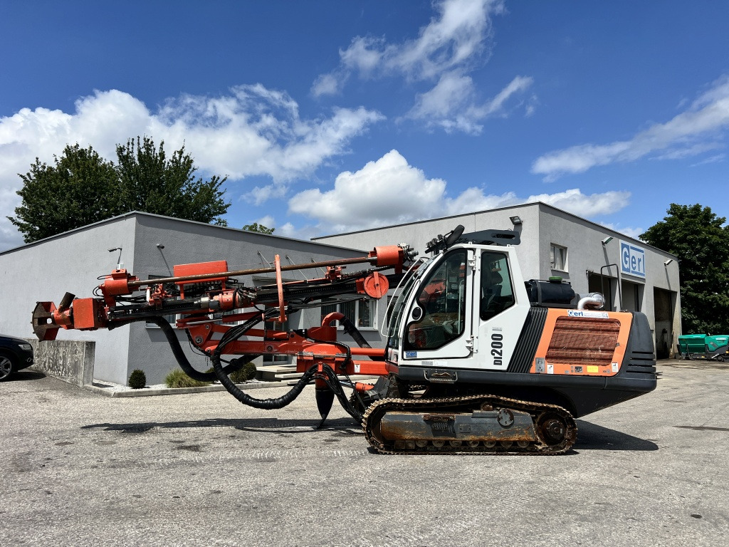 Sandvik DI 200 (111633) - Urbšanas mašīna: foto 2 Sandvik DI 200 (111633) - Urbšanas mašīna: foto 2