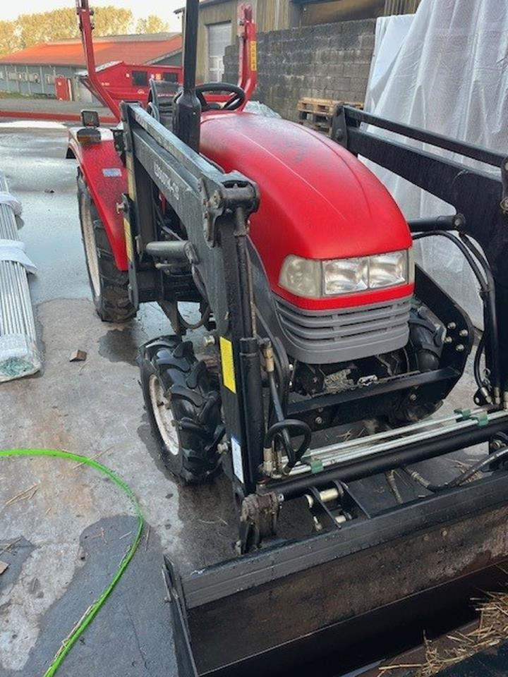 Dong feng DF304 - Mini traktors: foto 1 Dong feng DF304 - Mini traktors: foto 1