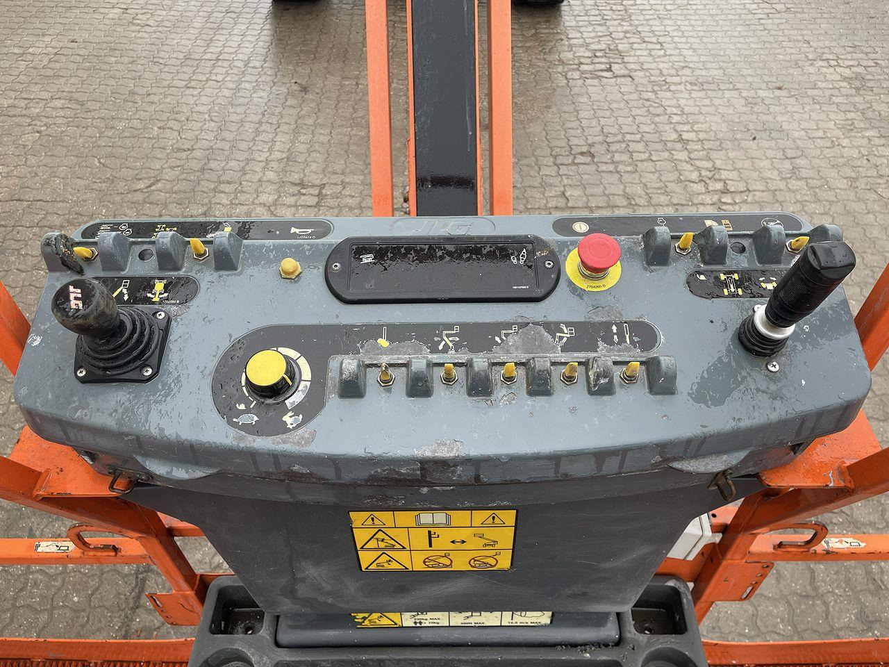 JLG 800AJ - Teleskopiskais pacēlājs: foto 3 JLG 800AJ - Teleskopiskais pacēlājs: foto 3