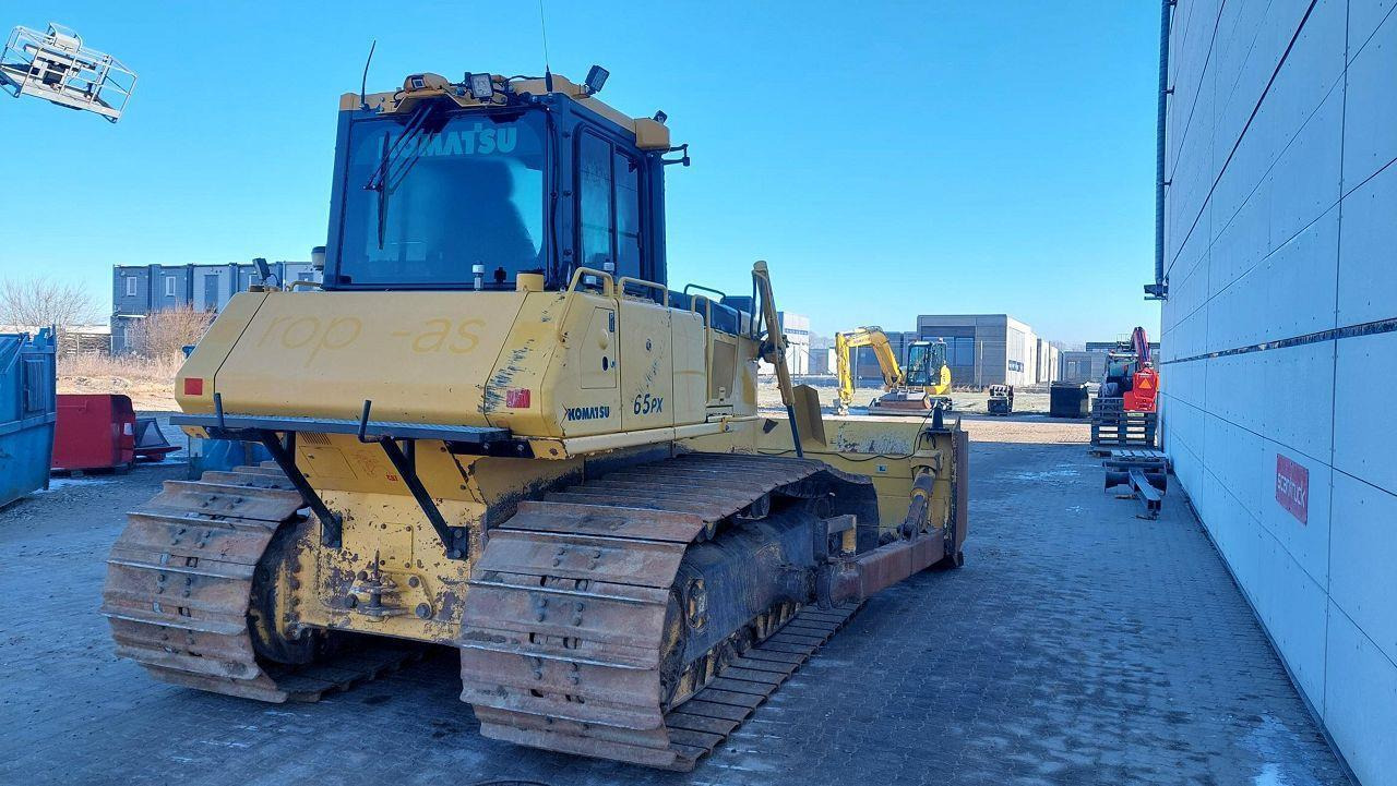 Komatsu D65PX-18 - Buldozers: foto 4 Komatsu D65PX-18 - Buldozers: foto 4