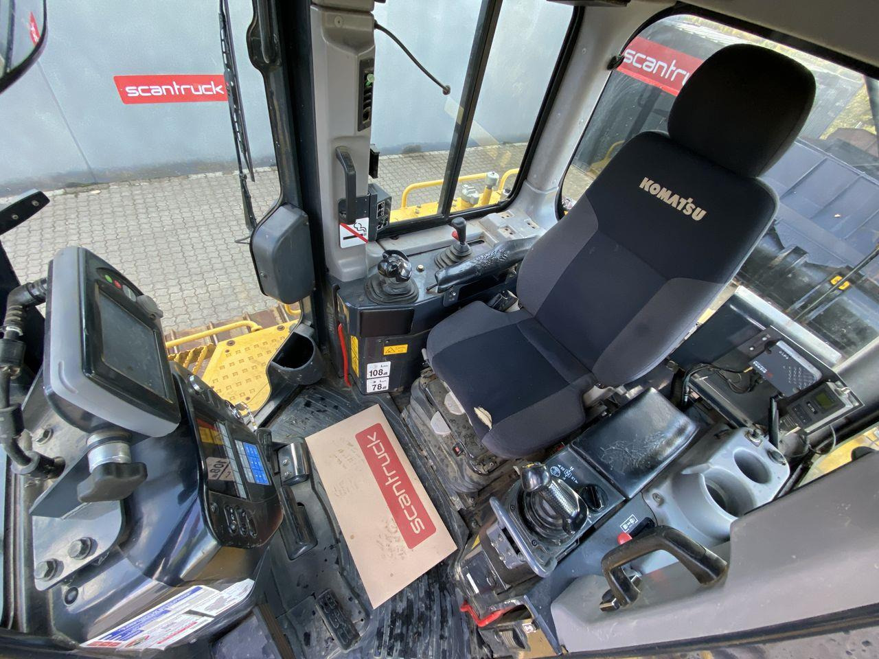 Komatsu D65PXI-18 - Buldozers: foto 3 Komatsu D65PXI-18 - Buldozers: foto 3