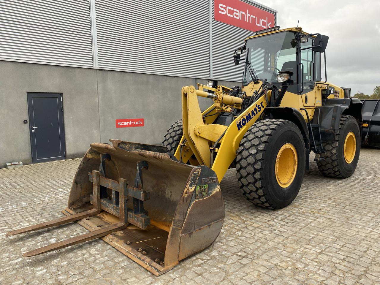 Komatsu WA200-7 - Riteņu iekrāvējs: foto 1 Komatsu WA200-7 - Riteņu iekrāvējs: foto 1