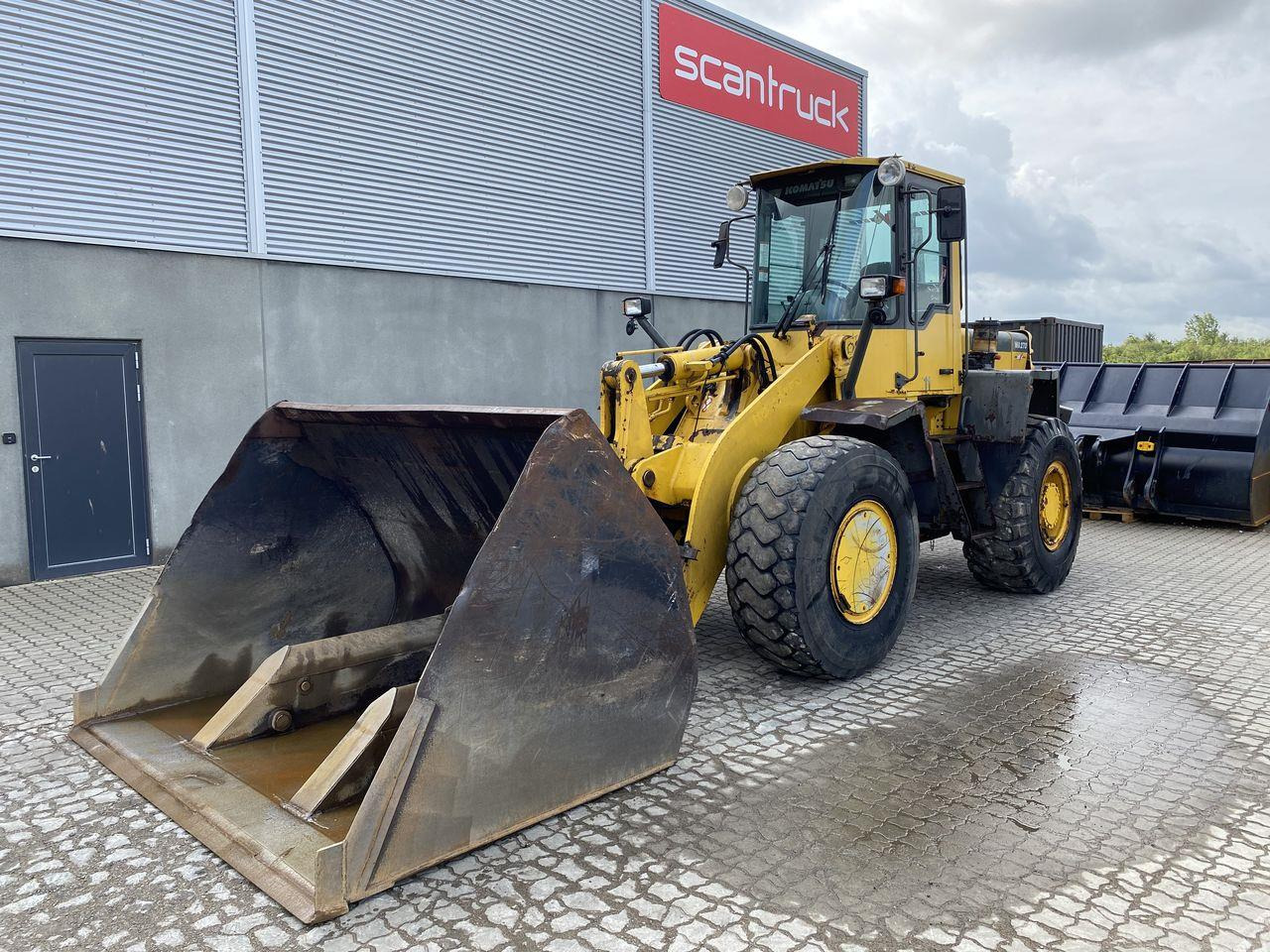 Komatsu WA270-3 - Riteņu iekrāvējs: foto 1 Komatsu WA270-3 - Riteņu iekrāvējs: foto 1