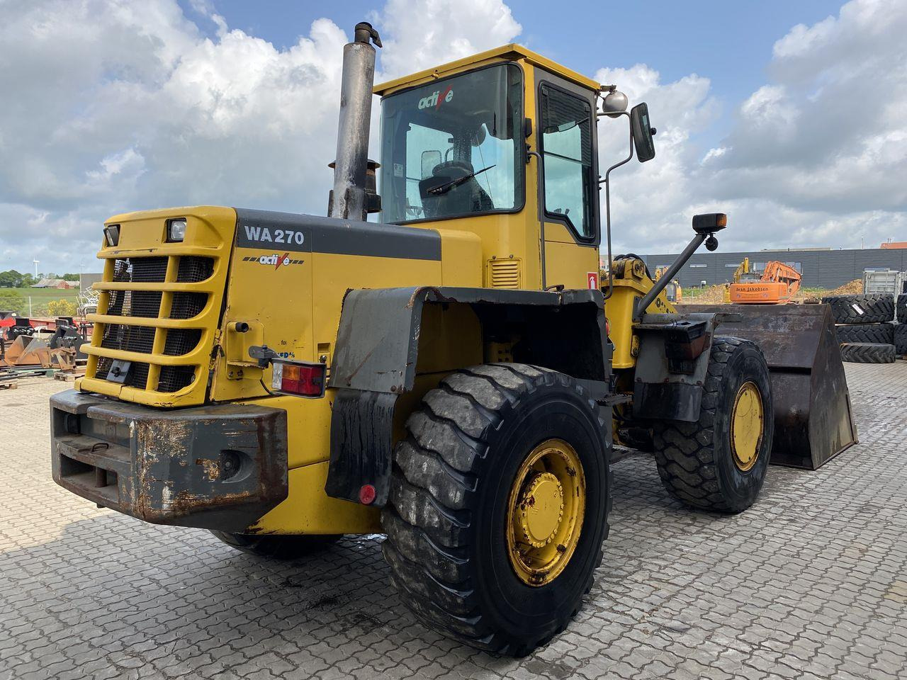 Komatsu WA270-3 - Riteņu iekrāvējs: foto 4 Komatsu WA270-3 - Riteņu iekrāvējs: foto 4