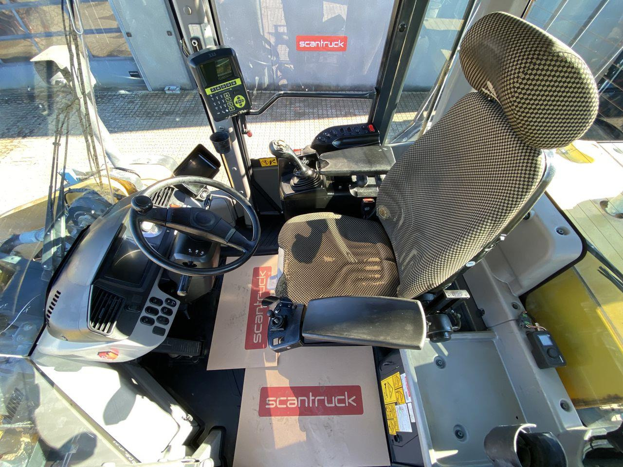 Komatsu WA470-7 - Riteņu iekrāvējs: foto 3 Komatsu WA470-7 - Riteņu iekrāvējs: foto 3