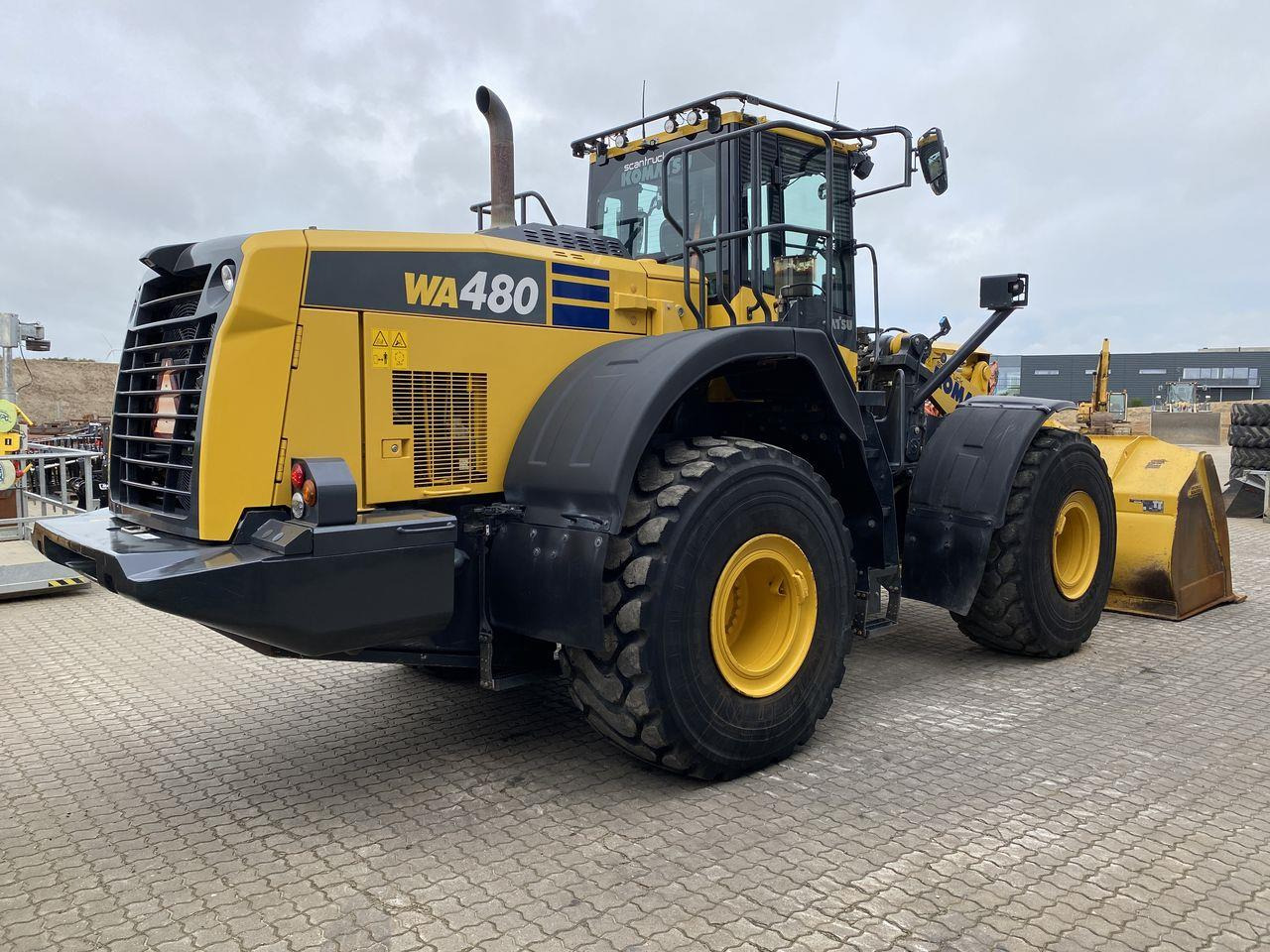 Komatsu WA480-8 - Riteņu iekrāvējs: foto 4 Komatsu WA480-8 - Riteņu iekrāvējs: foto 4