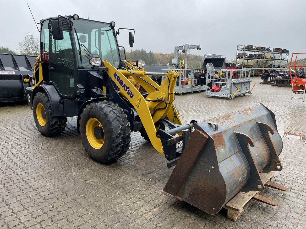 Komatsu WA70M-8EO - Mini iekrāvējs: foto 5 Komatsu WA70M-8EO - Mini iekrāvējs: foto 5