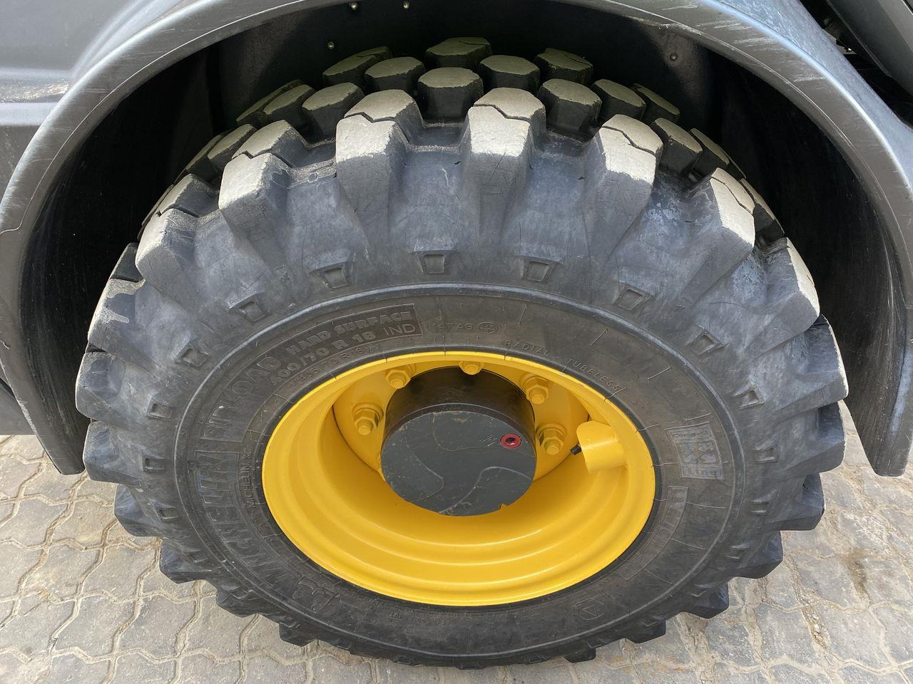 Mini iekrāvējs Komatsu WA70M-8EO: foto 7