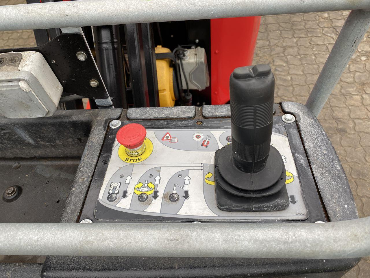 Manitou 100VJR - Torņa pacēlājs: foto 3 Manitou 100VJR - Torņa pacēlājs: foto 3