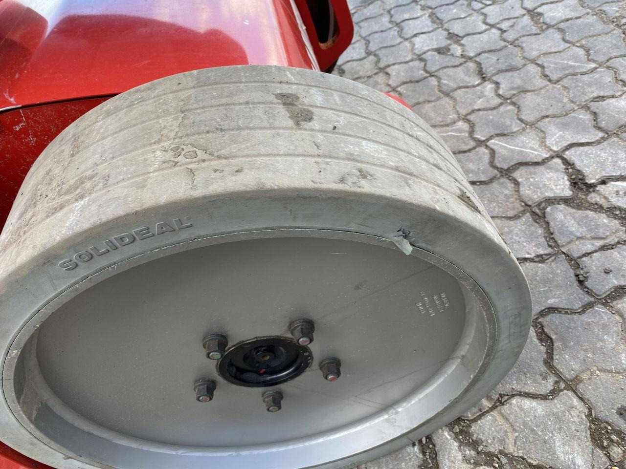 Izlices pacēlājs Manitou 120AETJ Compact 3D: foto 6