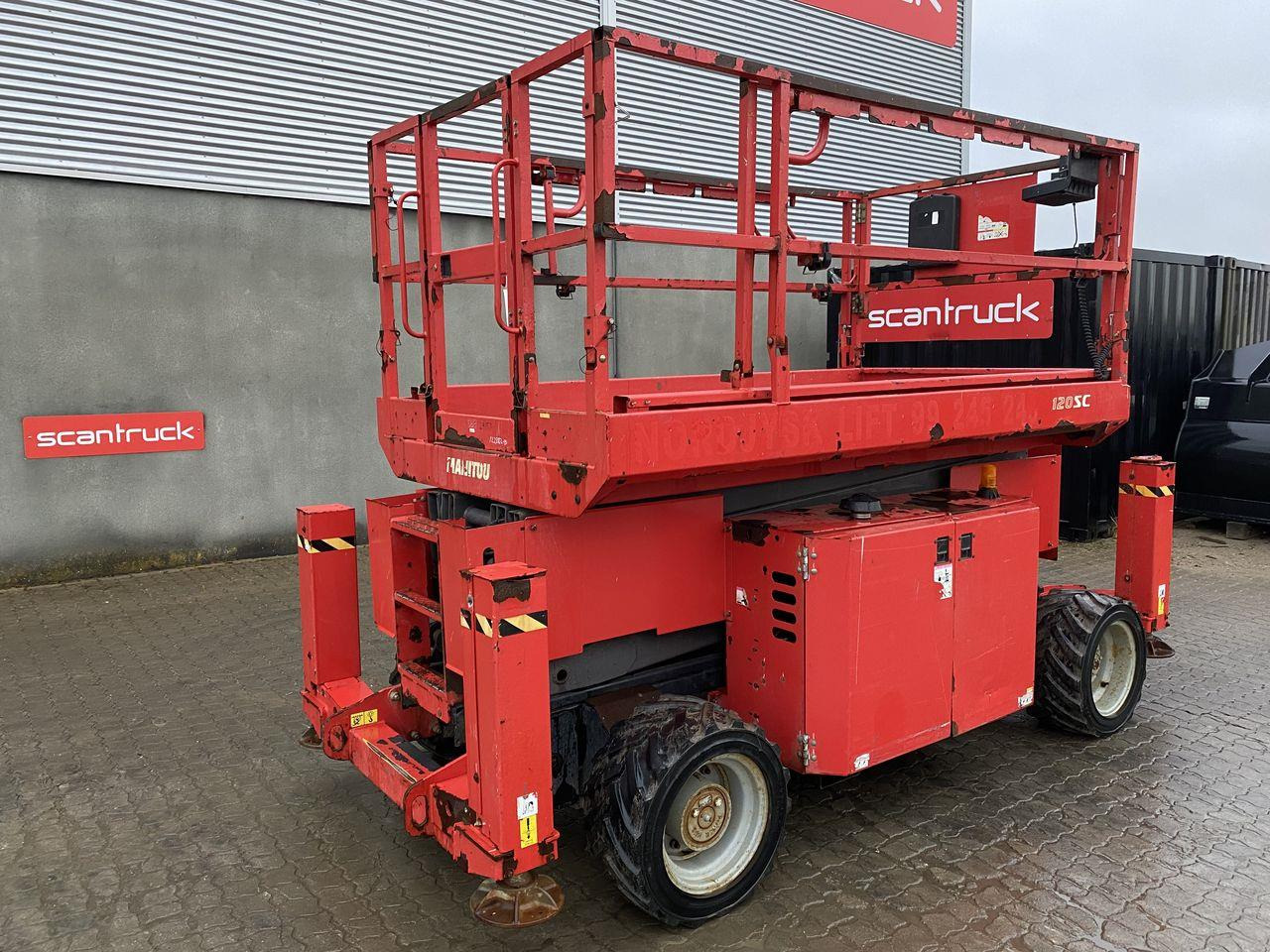 Manitou 120SC - Šķērveida pacēlājs: foto 1 Manitou 120SC - Šķērveida pacēlājs: foto 1