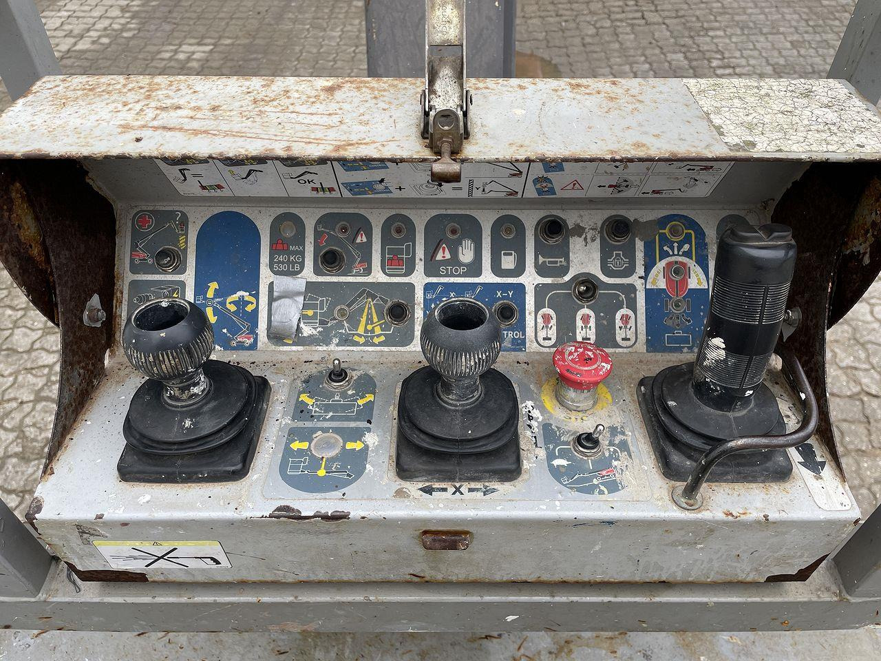 Manitou 260TJ - Teleskopiskais pacēlājs: foto 3 Manitou 260TJ - Teleskopiskais pacēlājs: foto 3