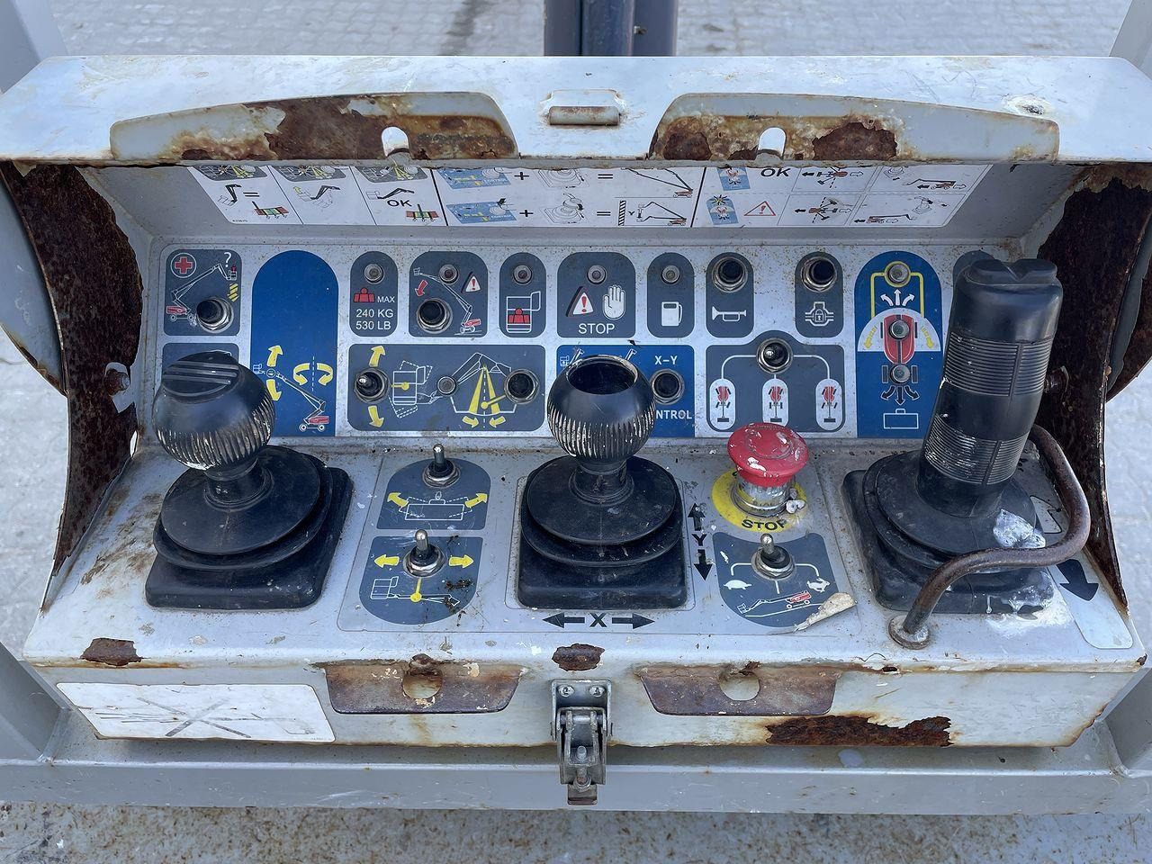 Manitou 280TJ - Teleskopiskais pacēlājs: foto 3 Manitou 280TJ - Teleskopiskais pacēlājs: foto 3