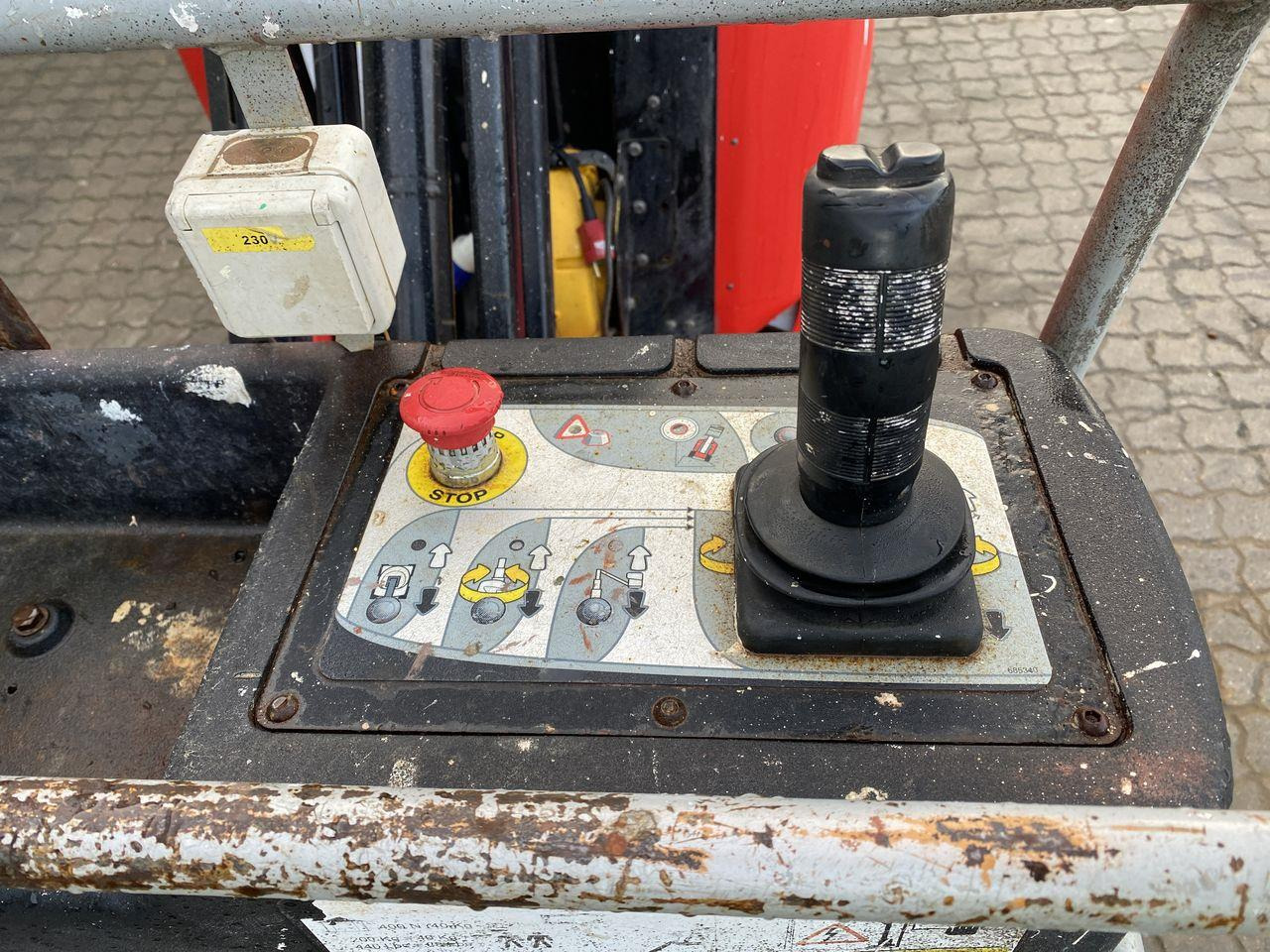 Manitou 80VJR - Torņa pacēlājs: foto 3 Manitou 80VJR - Torņa pacēlājs: foto 3