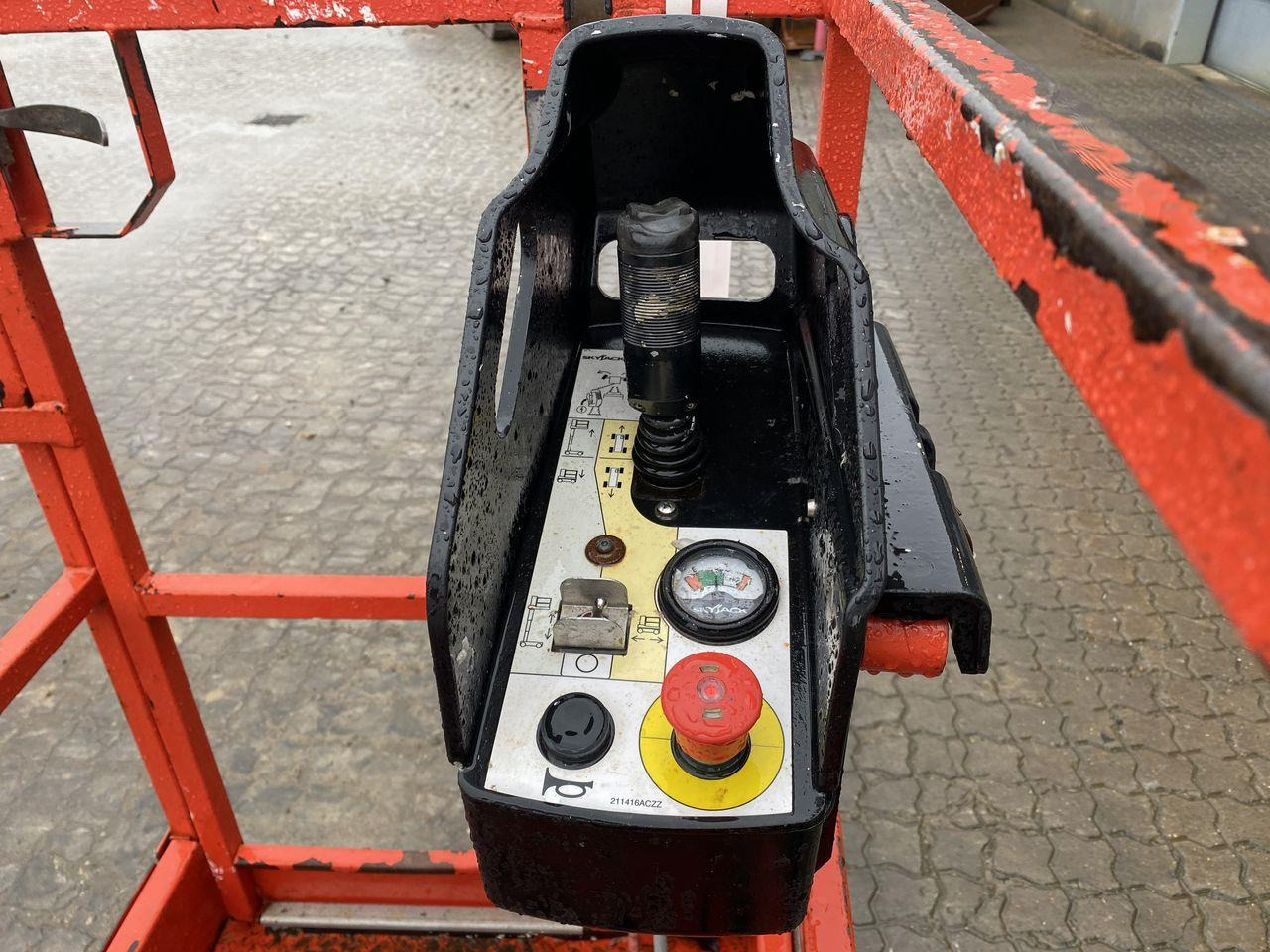 Skyjack SJ16 - Torņa pacēlājs: foto 3 Skyjack SJ16 - Torņa pacēlājs: foto 3