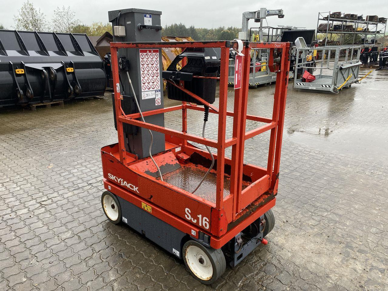 Skyjack SJ16 - Torņa pacēlājs: foto 5 Skyjack SJ16 - Torņa pacēlājs: foto 5