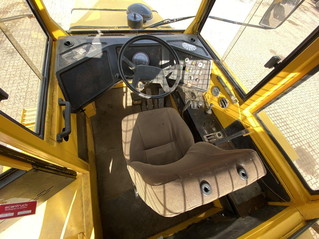 Volvo A20 - Artikulētias pašizgāzējs: foto 3 Volvo A20 - Artikulētias pašizgāzējs: foto 3