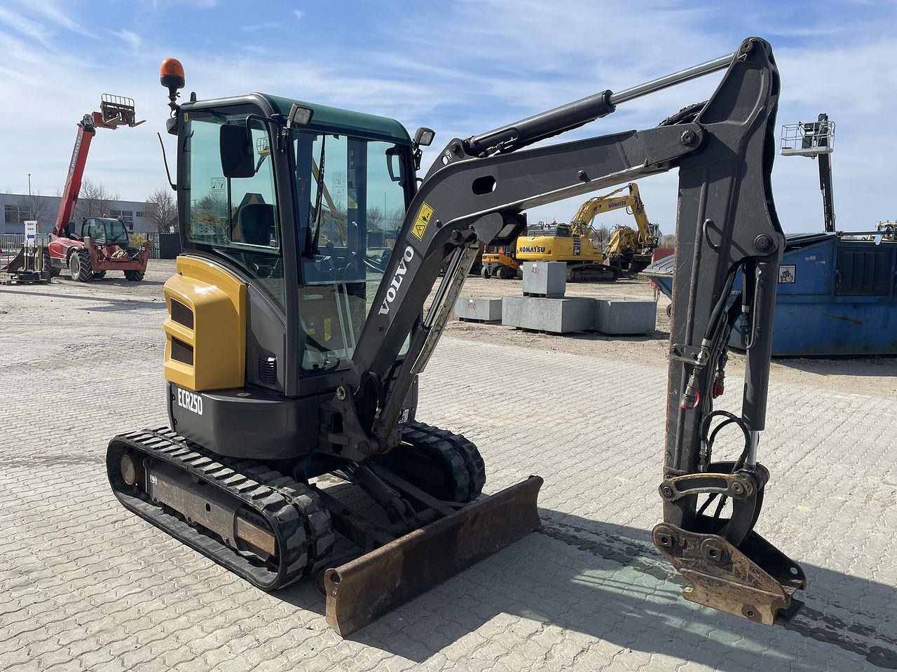 Volvo ECR25 - Mini-ekskavators: foto 5 Volvo ECR25 - Mini-ekskavators: foto 5