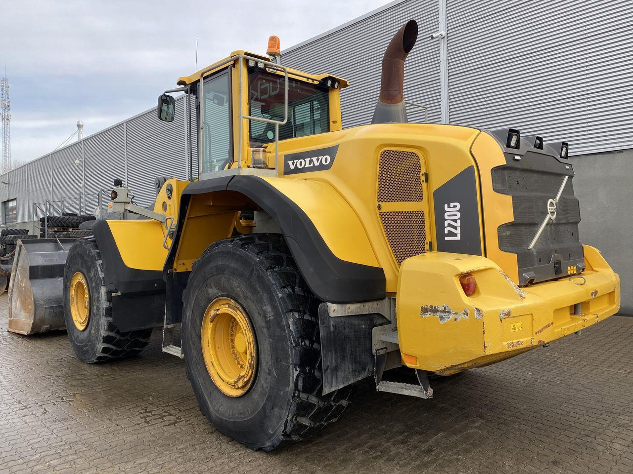 Volvo L220G - Riteņu iekrāvējs: foto 2 Volvo L220G - Riteņu iekrāvējs: foto 2