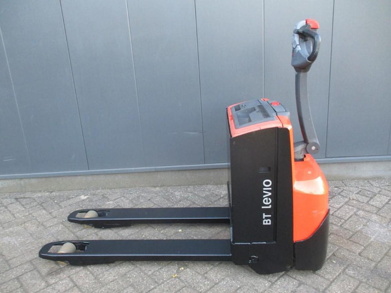 BT LWE 160 - Rokas palešu ratiņi: foto 1 BT LWE 160 - Rokas palešu ratiņi: foto 1