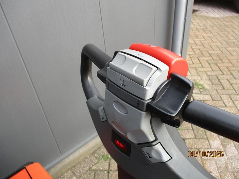 BT SWE140 - Rokas palešu ratiņi: foto 4 BT SWE140 - Rokas palešu ratiņi: foto 4