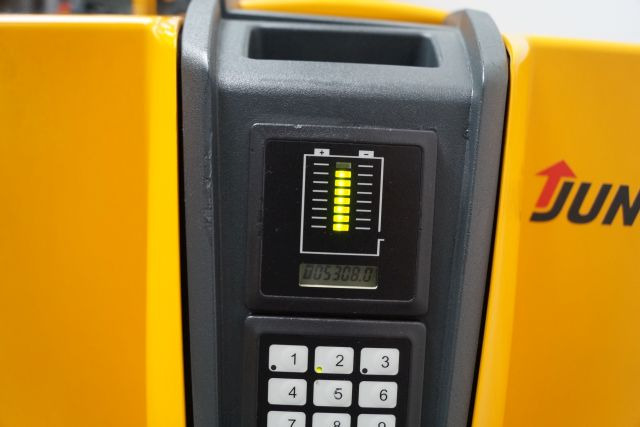 Jungheinrich EJE116 - Rokas palešu ratiņi: foto 4 Jungheinrich EJE116 - Rokas palešu ratiņi: foto 4