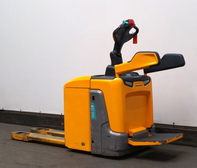 Jungheinrich ERE125 - Rokas palešu ratiņi: foto 2 Jungheinrich ERE125 - Rokas palešu ratiņi: foto 2