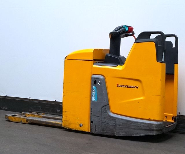 Jungheinrich ERE225 - Rokas palešu ratiņi: foto 2 Jungheinrich ERE225 - Rokas palešu ratiņi: foto 2