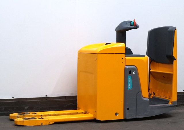 Jungheinrich ERE225 - Rokas palešu ratiņi: foto 1 Jungheinrich ERE225 - Rokas palešu ratiņi: foto 1