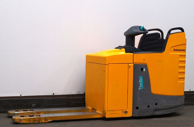 Jungheinrich ERE225 - Rokas palešu ratiņi: foto 1 Jungheinrich ERE225 - Rokas palešu ratiņi: foto 1